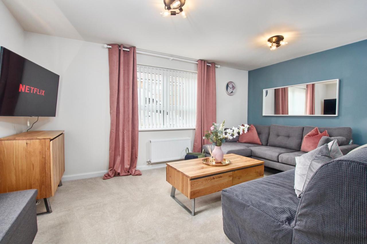 Вилла Superb 3Br House In Coventry Sleeps 9 W/Parking Экстерьер фото
