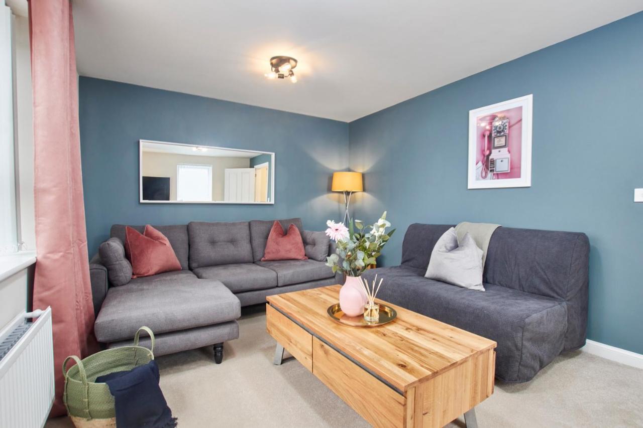 Вилла Superb 3Br House In Coventry Sleeps 9 W/Parking Экстерьер фото