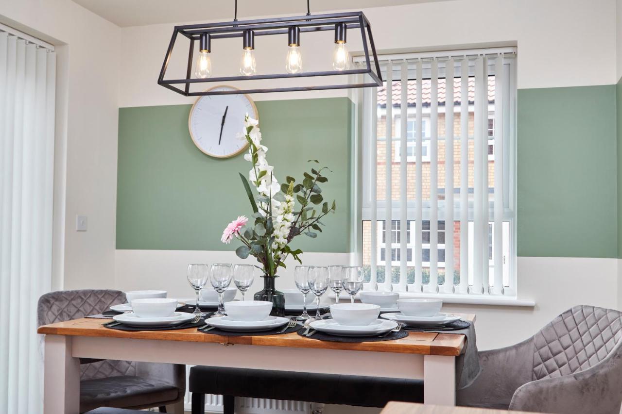 Вилла Superb 3Br House In Coventry Sleeps 9 W/Parking Экстерьер фото