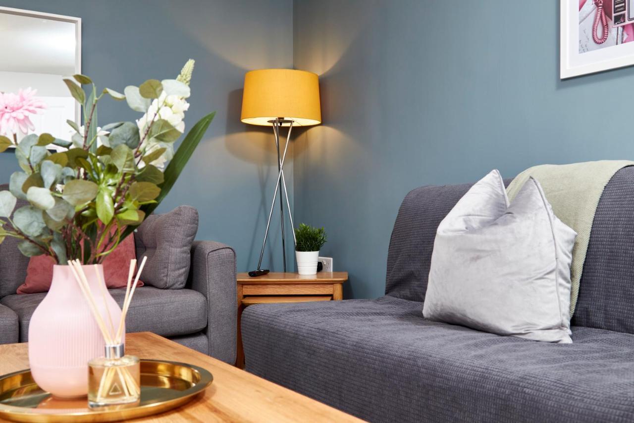 Вилла Superb 3Br House In Coventry Sleeps 9 W/Parking Экстерьер фото