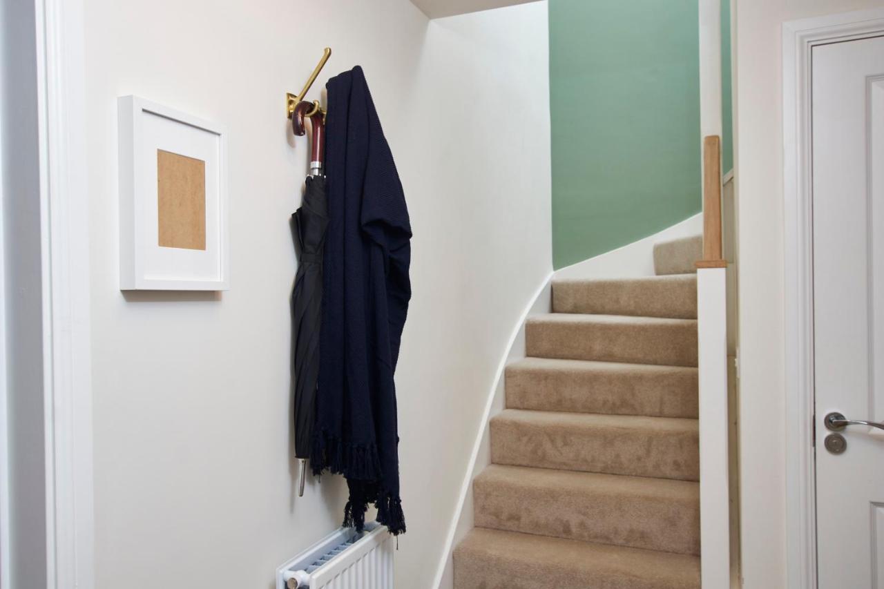 Вилла Superb 3Br House In Coventry Sleeps 9 W/Parking Экстерьер фото