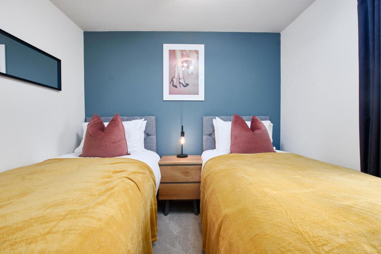 Вилла Superb 3Br House In Coventry Sleeps 9 W/Parking Экстерьер фото